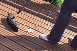 Koště Fiskars 135533 na terasy QuikFit™